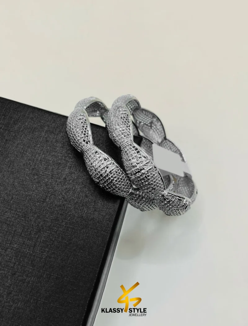 Twist of Grace - Bangles Sculpted shine for party look