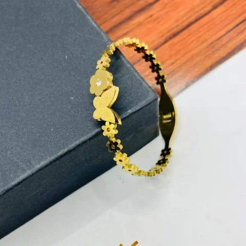 Sunehri Udaan - Bangles Golden Flight – poetic & bright