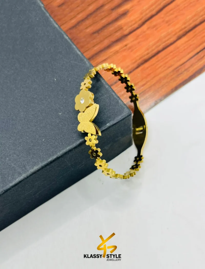 Sunehri Udaan - Bangles Golden Flight – poetic & bright