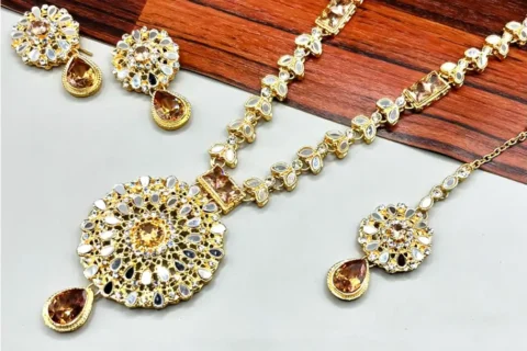 Zarnigar Amber