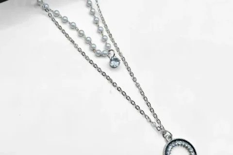 Zarina Noor - Pendant