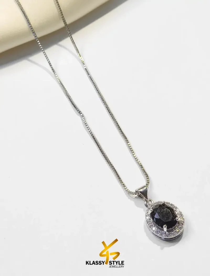 Noir Elegance - Pendant