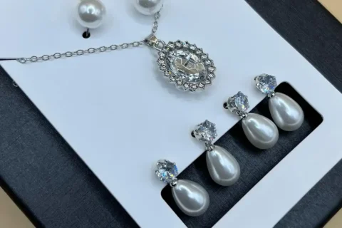 Aina-e-Ishq - Pendant