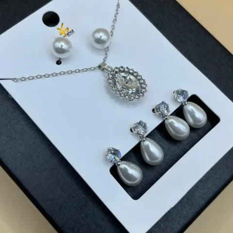 Shehrnaz - Necklace